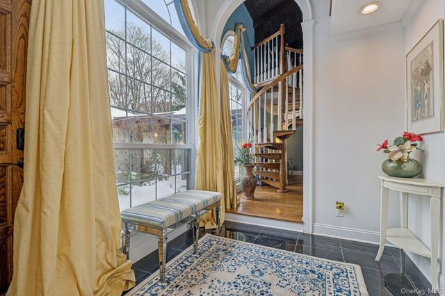 37 Bridle Path, Nissequogue, NY 11780