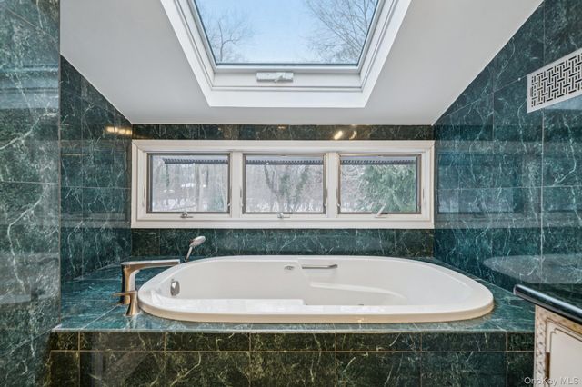 37 Bridle Path, Nissequogue, NY 11780