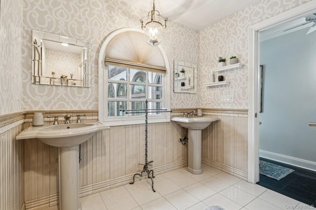 37 Bridle Path, Nissequogue, NY 11780