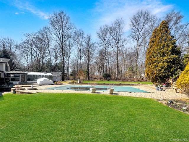 37 Bridle Path, Nissequogue, NY 11780
