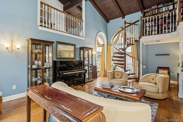 37 Bridle Path, Nissequogue, NY 11780