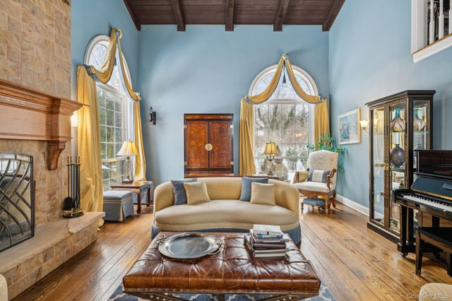 37 Bridle Path, Nissequogue, NY 11780