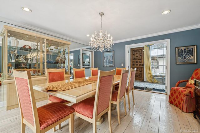 37 Bridle Path, Nissequogue, NY 11780