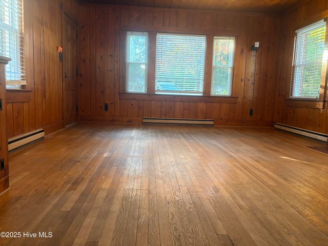 301 River Road, Washington, NC 27889