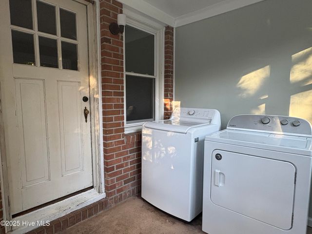 301 River Road, Washington, NC 27889