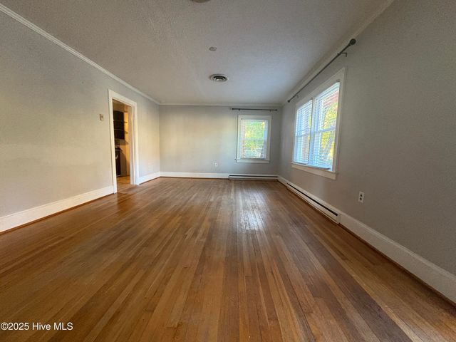 301 River Road, Washington, NC 27889