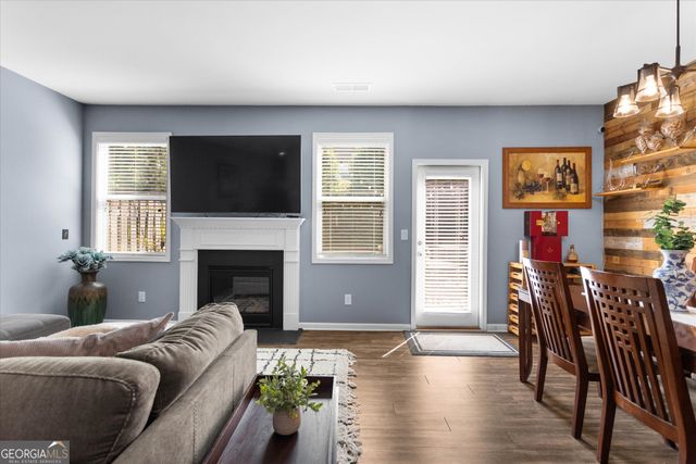 222 Bobbie Way, Woodstock, GA 30189