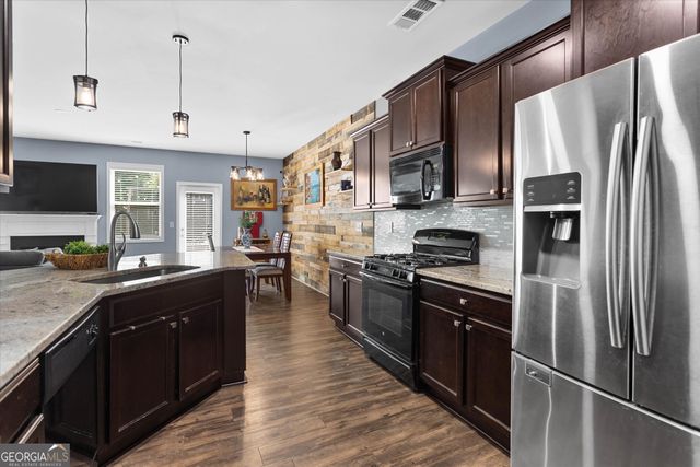 222 Bobbie Way, Woodstock, GA 30189