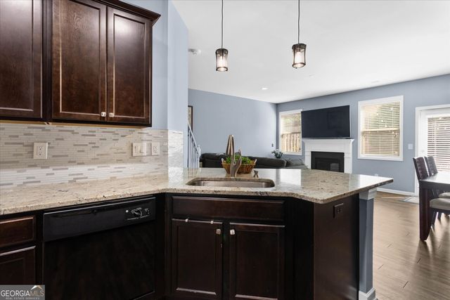 222 Bobbie Way, Woodstock, GA 30189