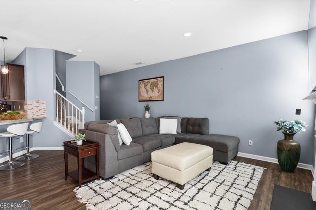 222 Bobbie Way, Woodstock, GA 30189