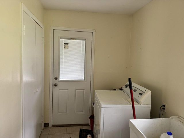 8665 Hawthorne ROAD, Milwaukee, WI 53217