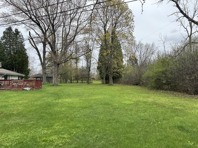 8665 Hawthorne ROAD, Milwaukee, WI 53217