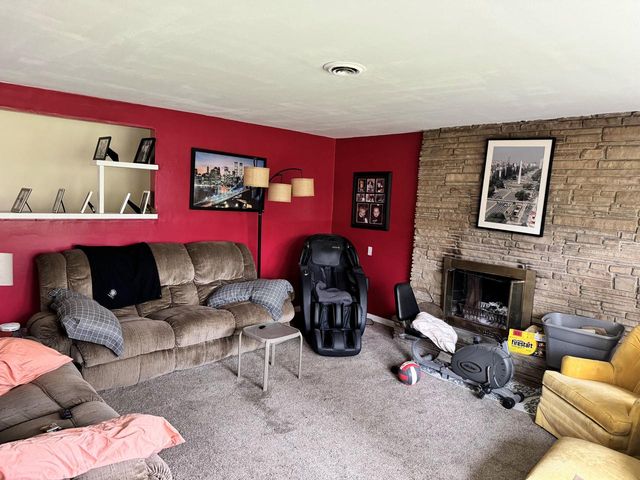 8665 Hawthorne ROAD, Milwaukee, WI 53217