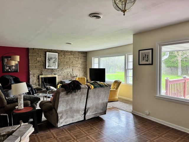 8665 Hawthorne ROAD, Milwaukee, WI 53217