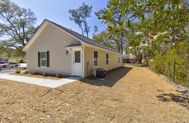 122 Thompson Street, Walterboro, SC 29488