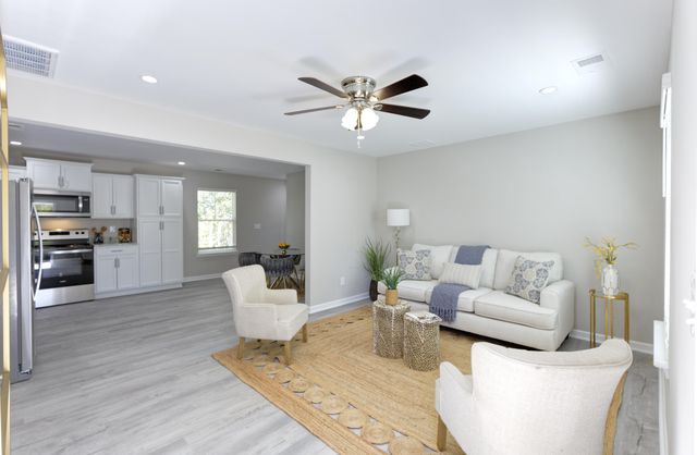 122 Thompson Street, Walterboro, SC 29488