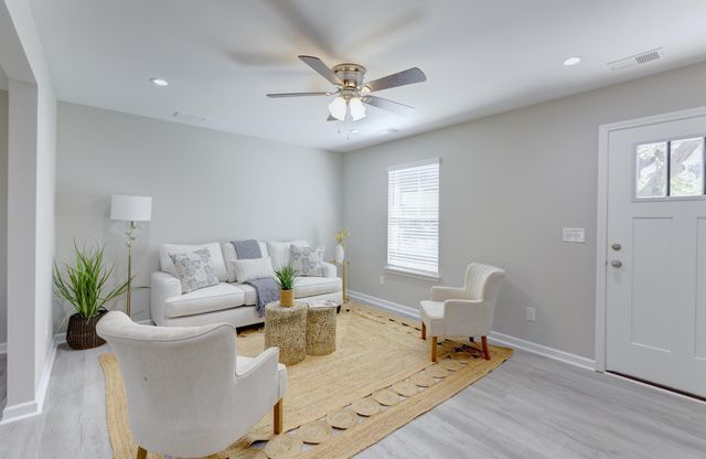 122 Thompson Street, Walterboro, SC 29488