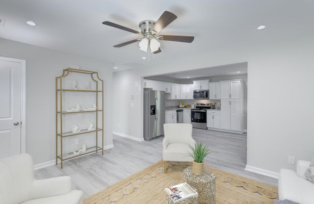 122 Thompson Street, Walterboro, SC 29488