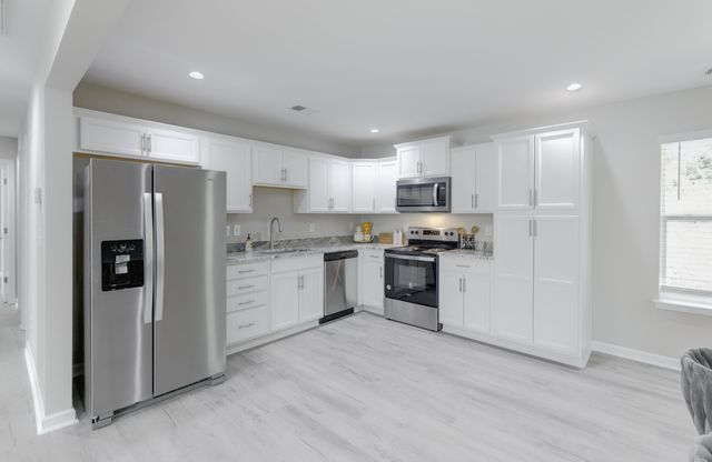 122 Thompson Street, Walterboro, SC 29488