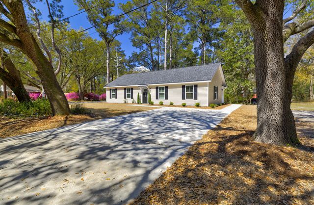 122 Thompson Street, Walterboro, SC 29488