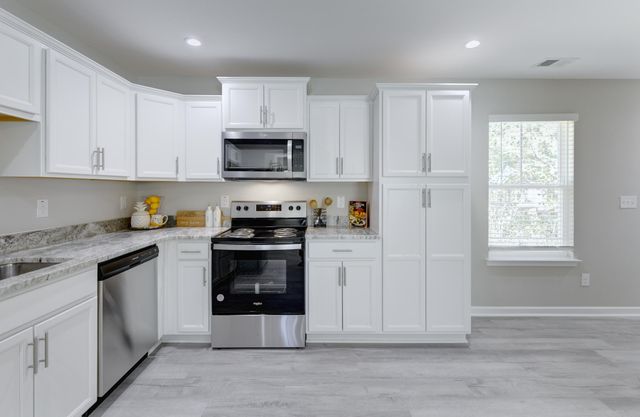 122 Thompson Street, Walterboro, SC 29488