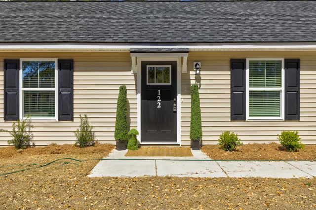 122 Thompson Street, Walterboro, SC 29488