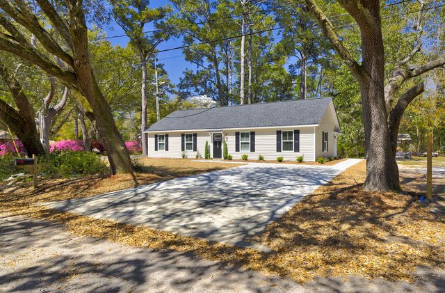122 Thompson Street, Walterboro, SC 29488