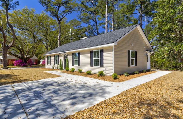 122 Thompson Street, Walterboro, SC 29488