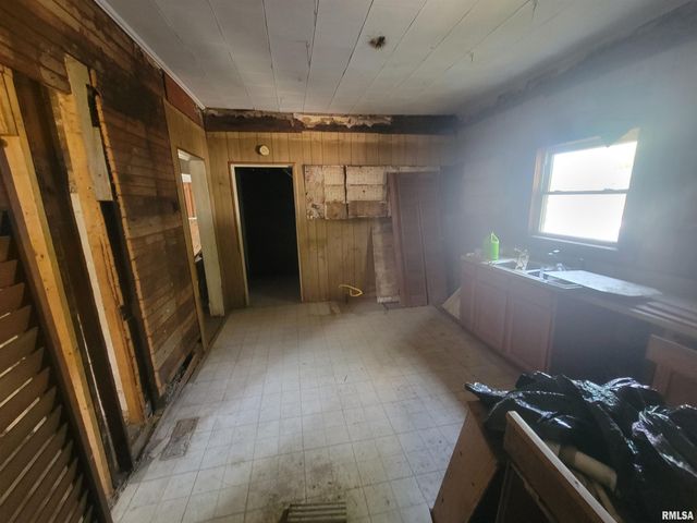 600 S 25TH Street, Herrin, IL 62948