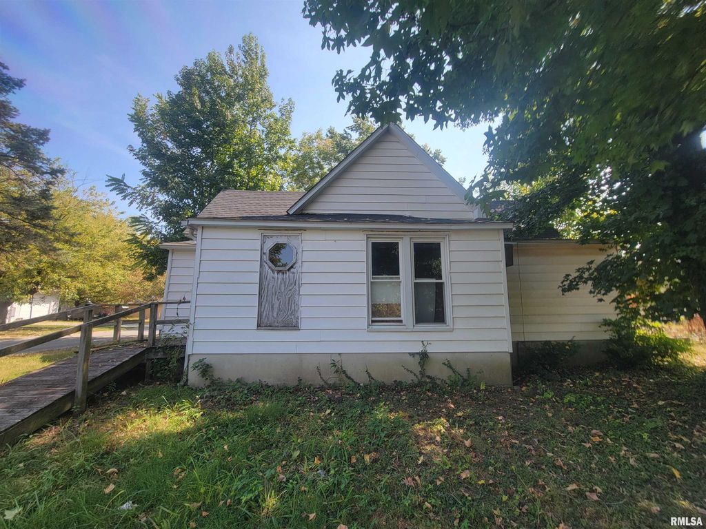 600 S 25TH Street, Herrin, IL 62948