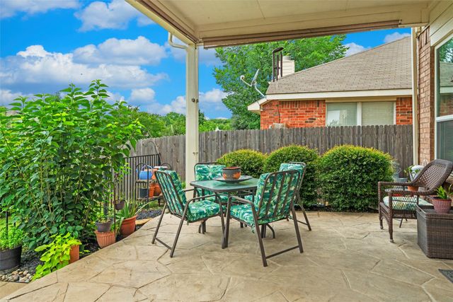 10404 Lake Brook Drive, Fort Worth, TX 76053