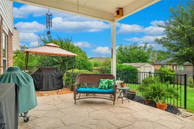 10404 Lake Brook Drive, Fort Worth, TX 76053