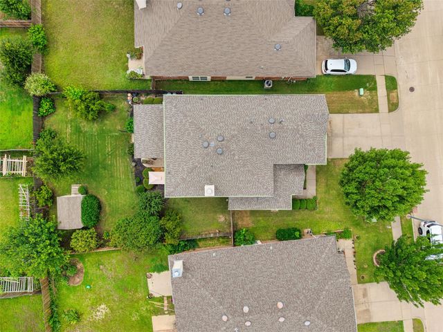 10404 Lake Brook Drive, Fort Worth, TX 76053
