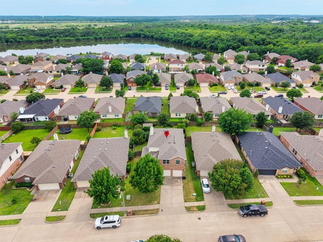 10404 Lake Brook Drive, Fort Worth, TX 76053