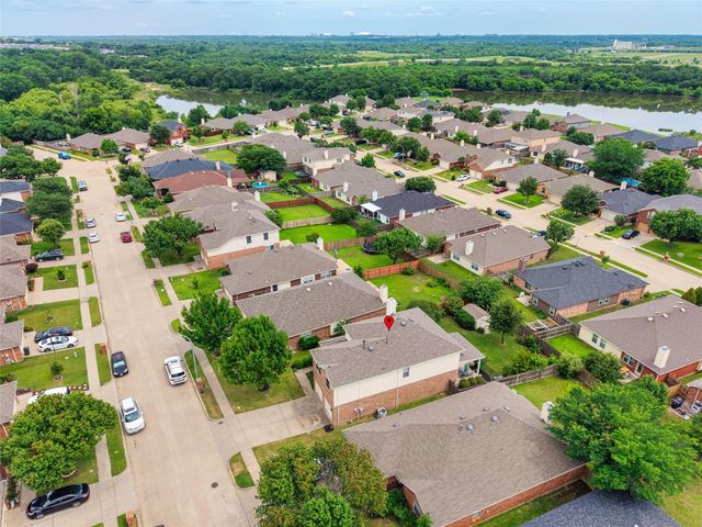 10404 Lake Brook Drive, Fort Worth, TX 76053