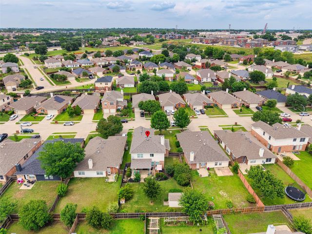 10404 Lake Brook Drive, Fort Worth, TX 76053