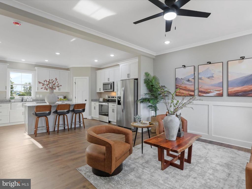 6061 WINCHESTER AVENUE, Inwood, WV 25428