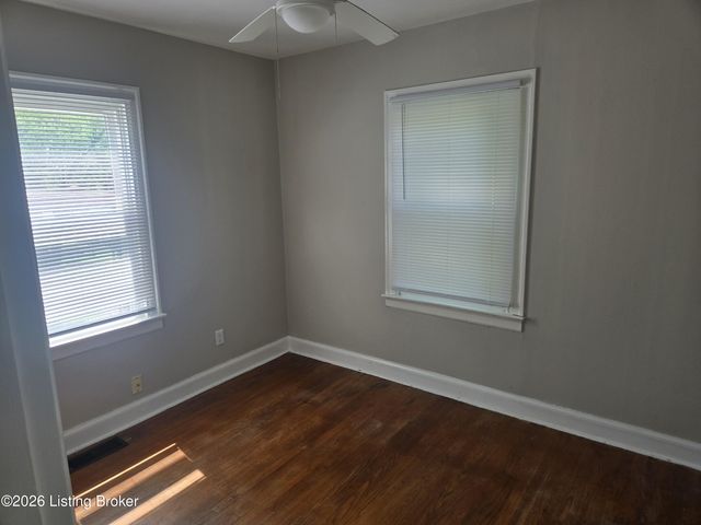 1515 Huntoon Ave, Louisville, KY 40215