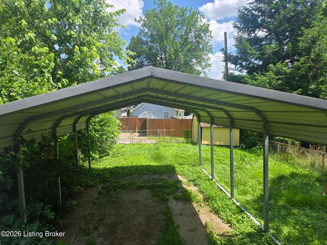 1515 Huntoon Ave, Louisville, KY 40215