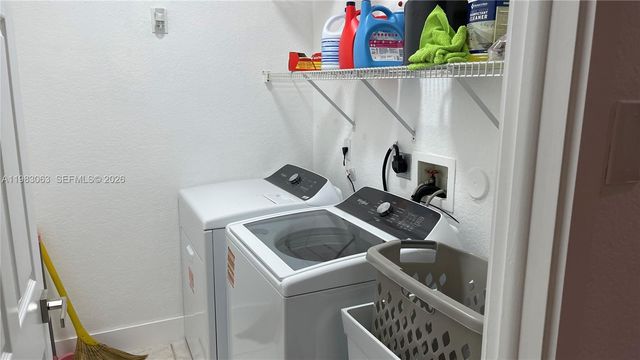 11581 SW 10th Ct, Pembroke Pines, FL 33025