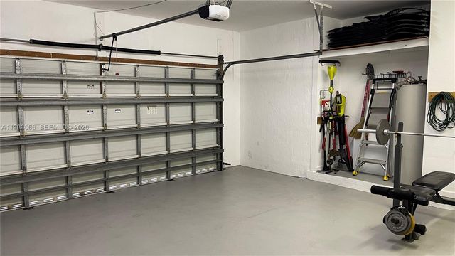 11581 SW 10th Ct, Pembroke Pines, FL 33025