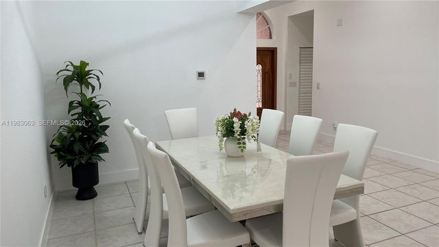 11581 SW 10th Ct, Pembroke Pines, FL 33025