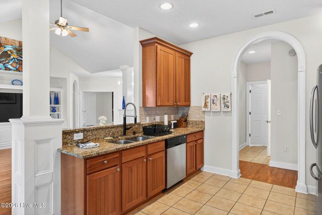 9116 Oak Ridge Plantation Drive SW, Calabash, NC 28467