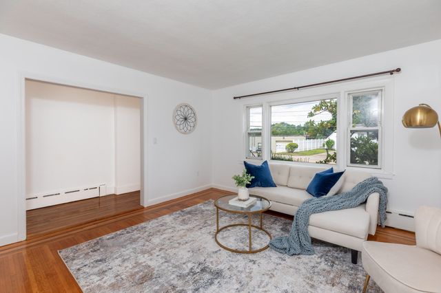 289 Milton St, Dedham, MA 02026