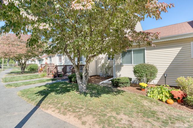 12 Stone Pond Road 12, Tolland, CT 06084