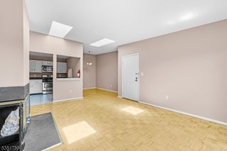21 Fisher Dr, Franklin Twp., NJ 08823