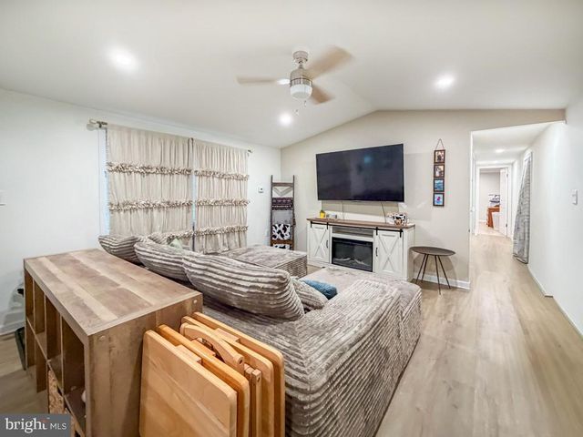 151 HARDING DR, Fairless Hills, PA 19030