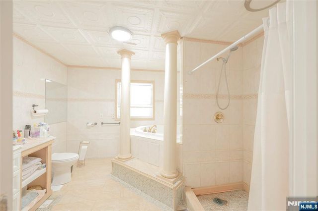 19 Coles Court, River Edge, NJ 07661