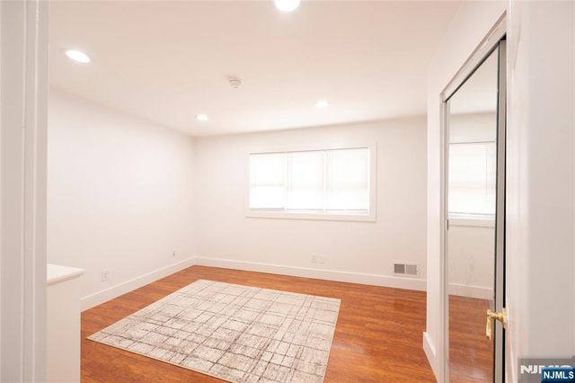 19 Coles Court, River Edge, NJ 07661