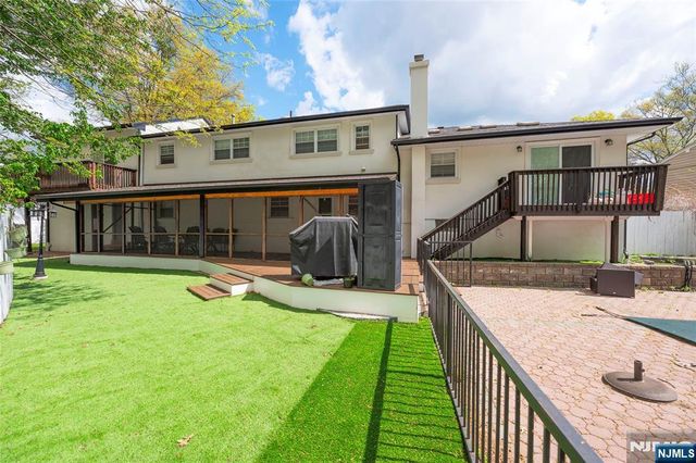 19 Coles Court, River Edge, NJ 07661